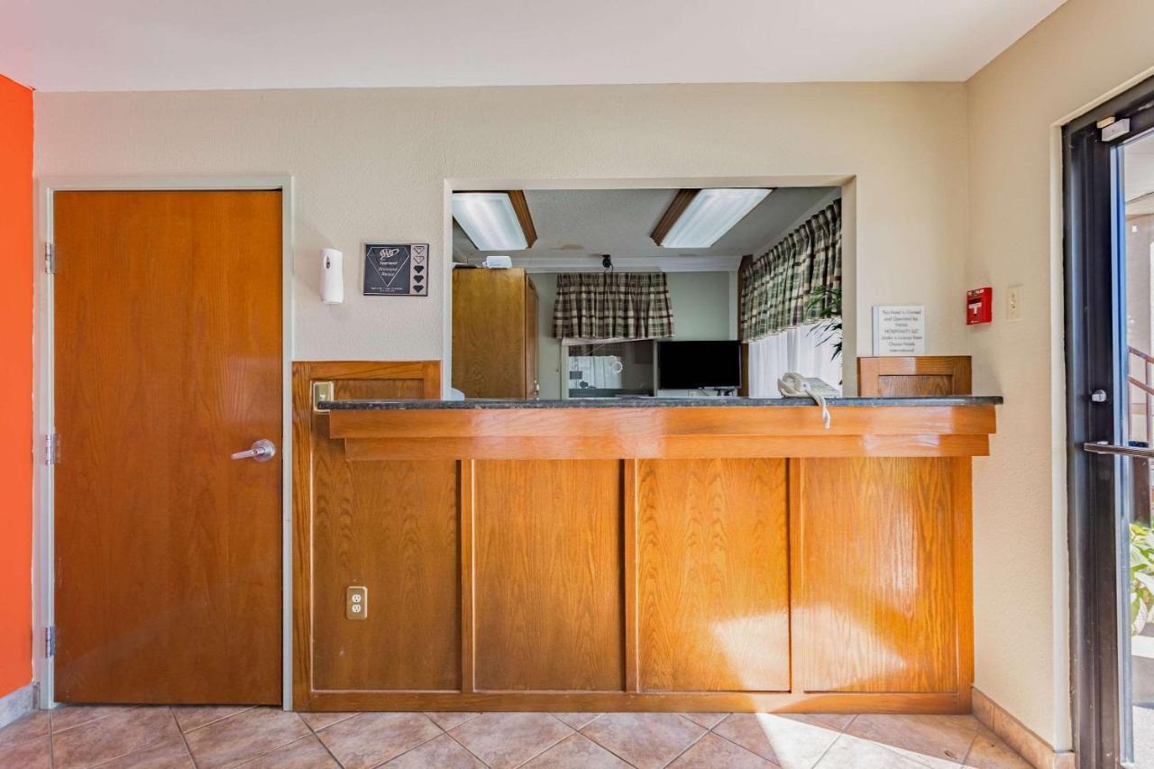 Econo Lodge Ripley Esterno foto