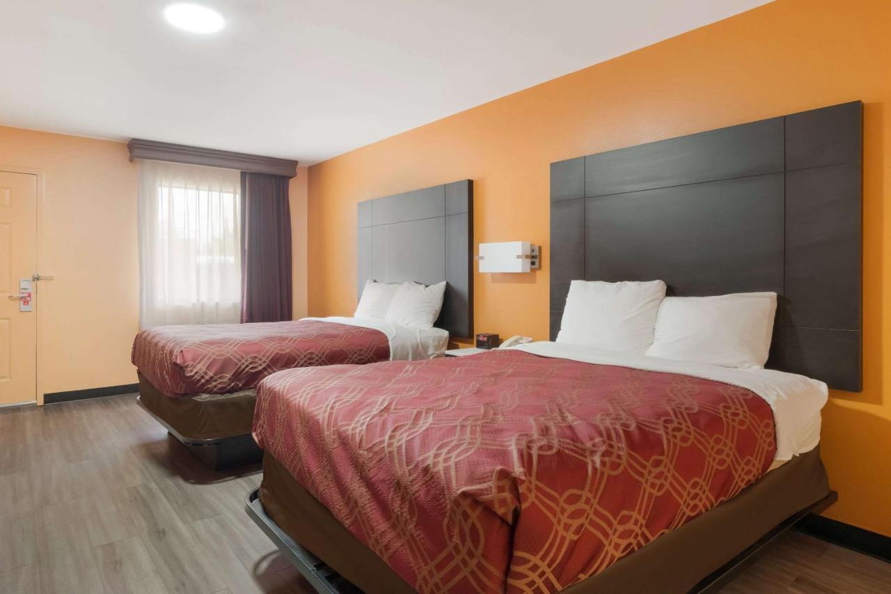 Econo Lodge Ripley Esterno foto