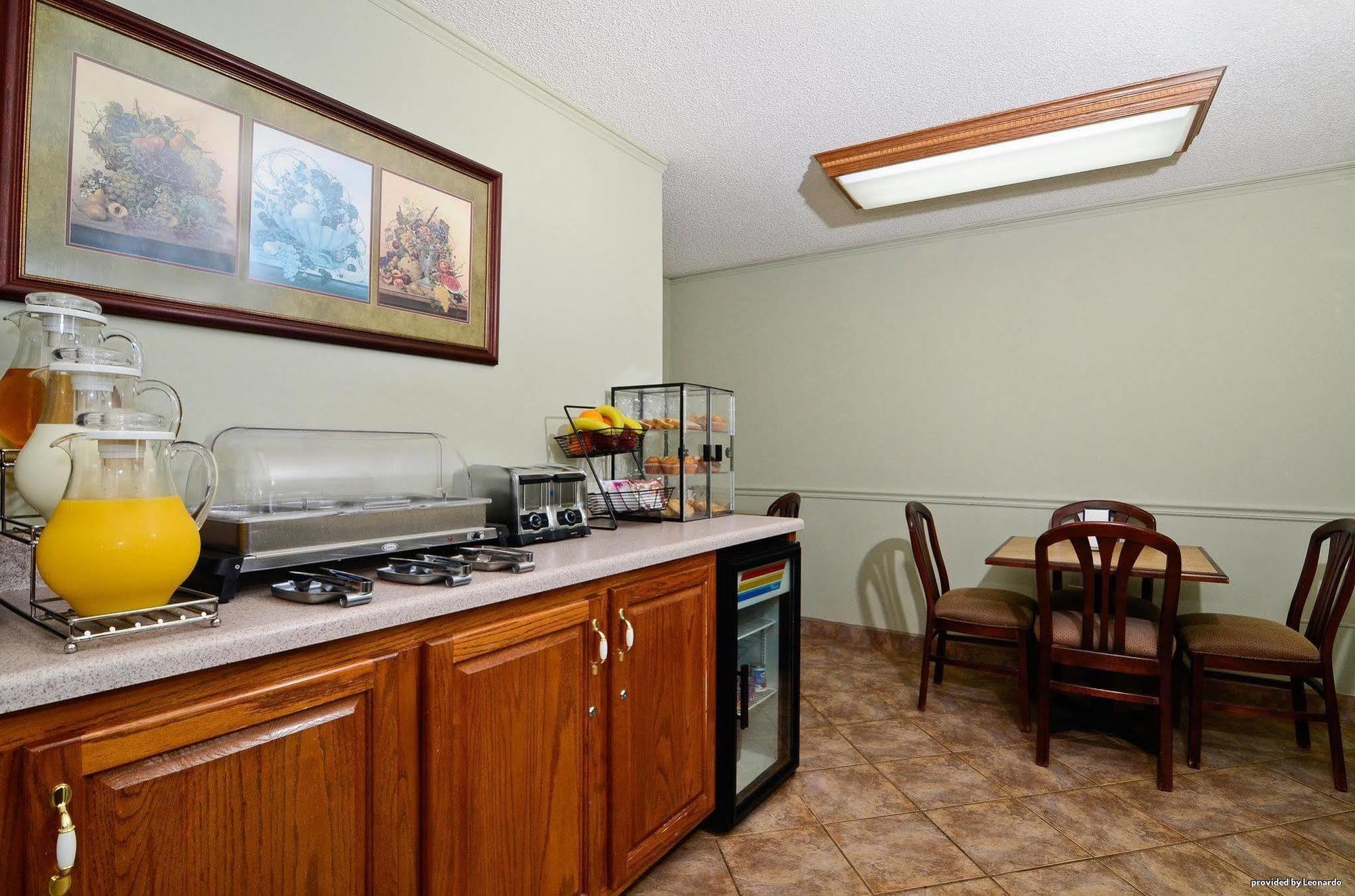 Econo Lodge Ripley Ristorante foto