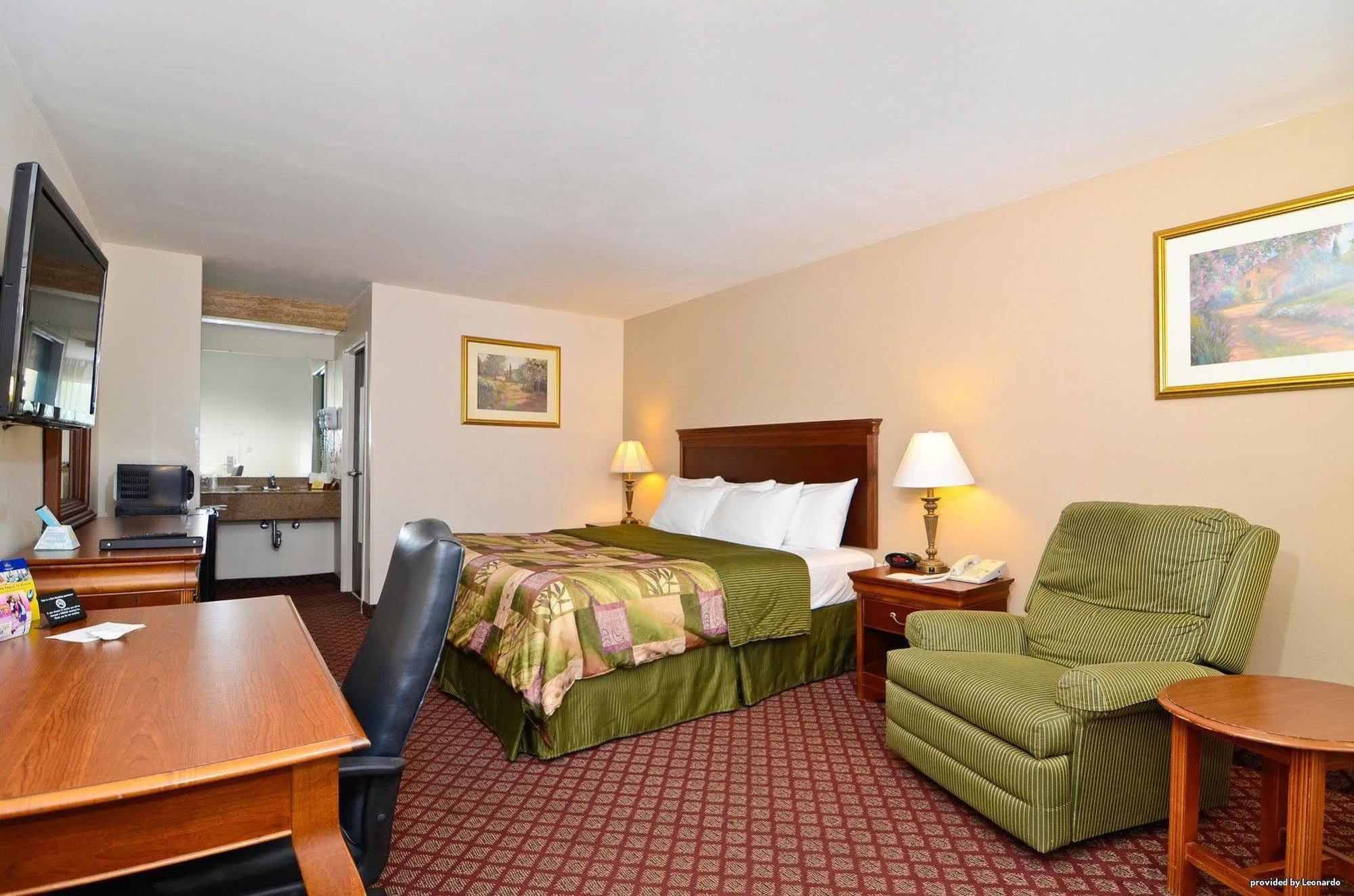 Econo Lodge Ripley Esterno foto
