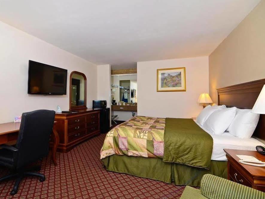 Econo Lodge Ripley Esterno foto